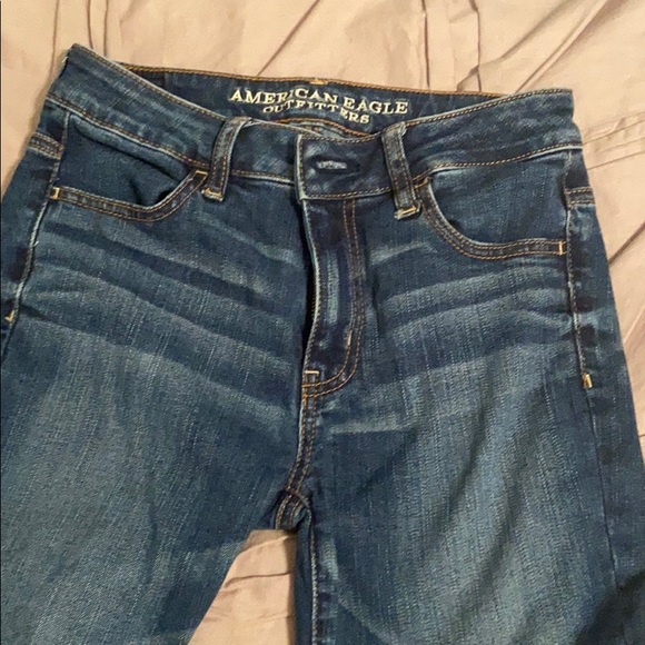 High rise super stretch American Eagle Capri - Picture 3 of 3